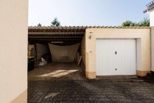 Garage und Carport Wohnen mit Herz: Modernisiertes Familienidyll mit Obstgarten und Platz f�r mehrere Generationen