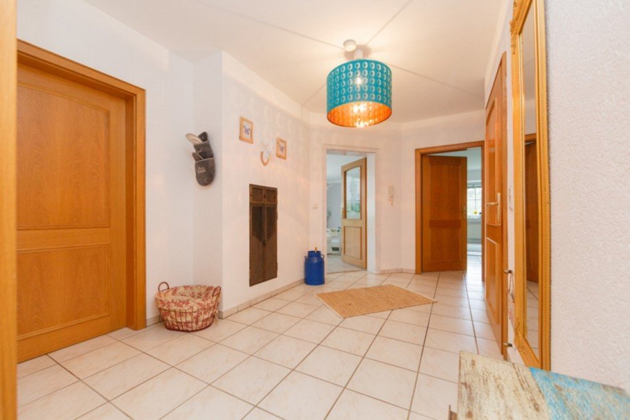 Diele Einfamilienhaus Nast�tten-Hunzel