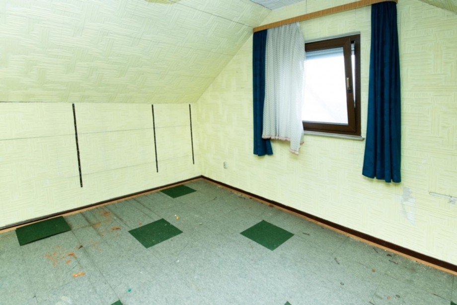 Dachgeschossraum Einfamilienhaus H�nstetten / Strinz-Trinitatis