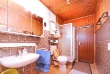 ...mit Wanne und Dusche Familientraum mit Ausbaupotential im Gr�nen!